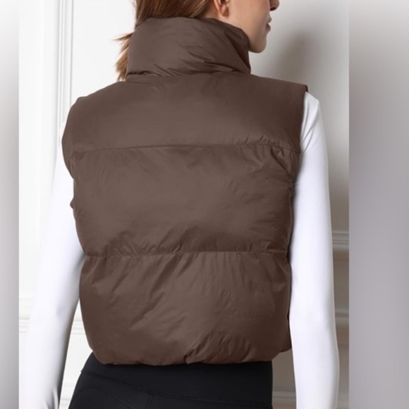 NWT- Women’s Lightweight Sleeveless Cropped Puffer Vest, medium, brown - Picture 8 of 9